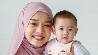 אמא תינוק מוסלמית  אילוסטרציה