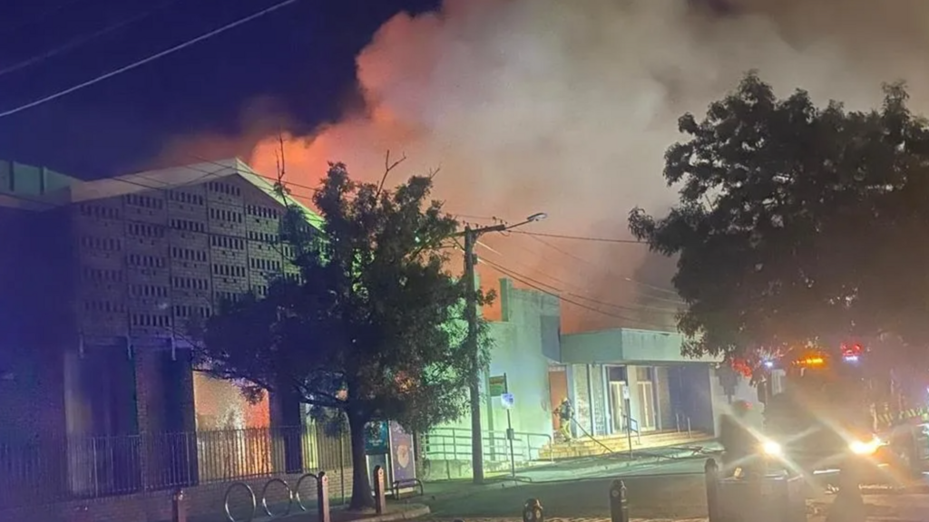 שריפה בבית כנסת במלבורן שבאוסטרליה