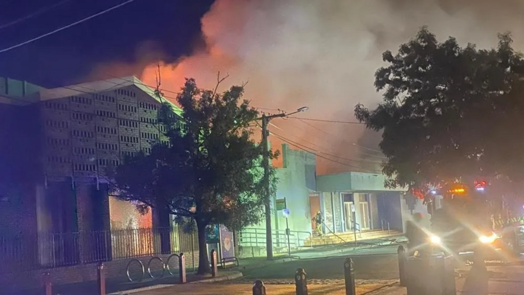 שריפה בבית כנסת במלבורן שבאוסטרליה