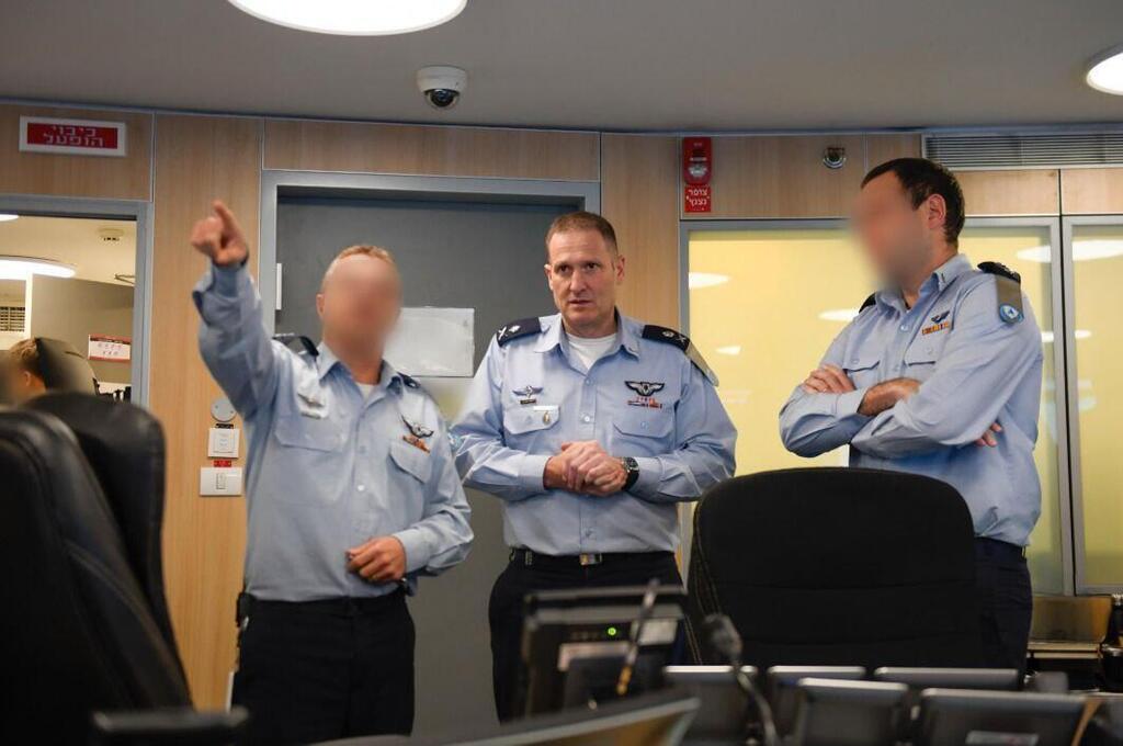 ראש ענף עליונות בחיל האוויר סא"ל ע' עם מפקד חיל האוויר תומר בר
