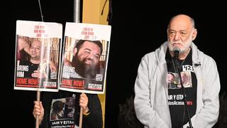 הפגנה להחזרת החטופים בצומת הקשתות בשער הנגב