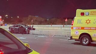 זירת התאונה הקטלנית בכביש 5 שבה נהרג צעיר בשנות ה-20 לחייו