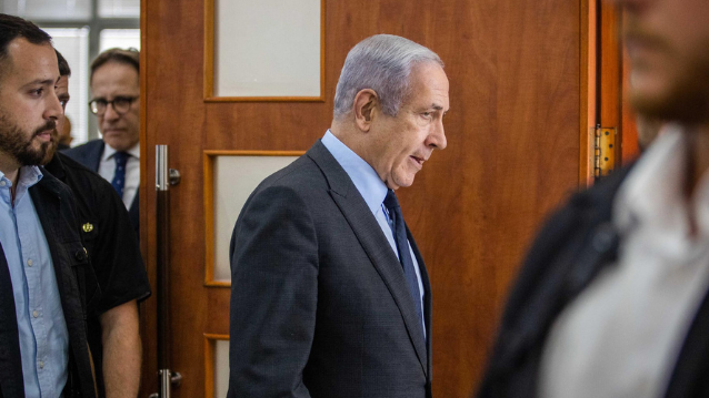 בנימין נתניהו לבד ב בית משפט מחוזי ירושלים עדות ארנון מילצ'ן וידאו מ ברייטון בריטניה תיק 1000 תיקי האלפים משפט נתניהו