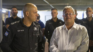 השר איתמר בן גביר והניצב קובי יעקובי בביקור בכלא עופר