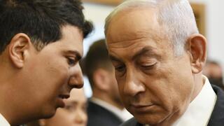 רה"מ בנימין נתניהו נכנס לאולם הדיונים על מנת לתת עדות תיקי אלפים