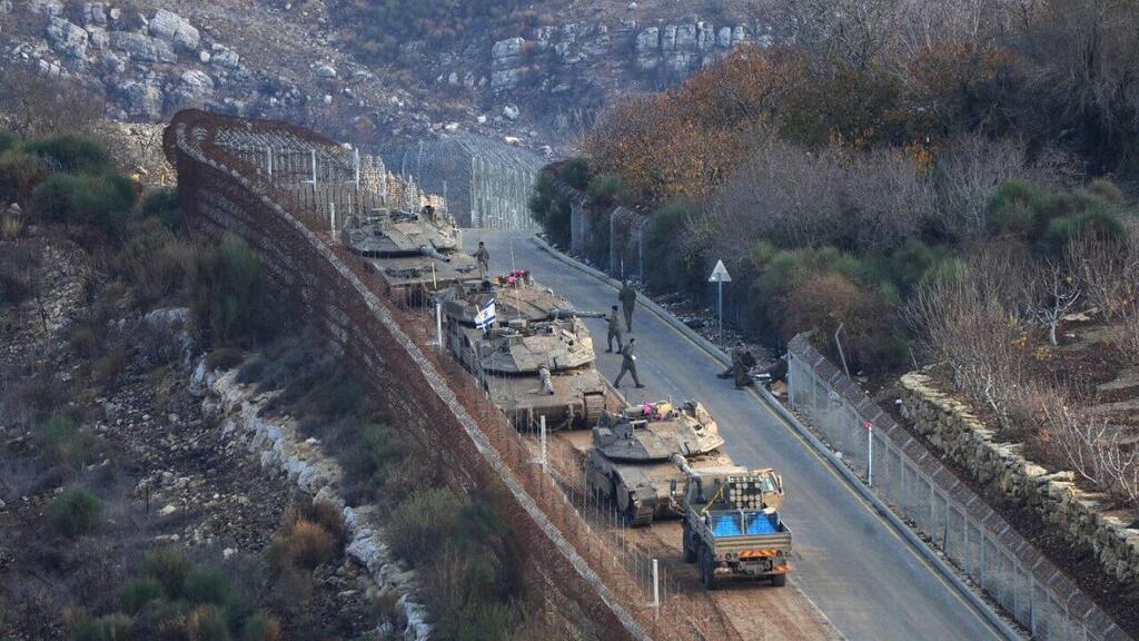 IDF armor on the border with Syria during the fall of the Assad regime (Photo: Efi Sharir) כוחות צה"ל רמת הגולן גבול סוריה