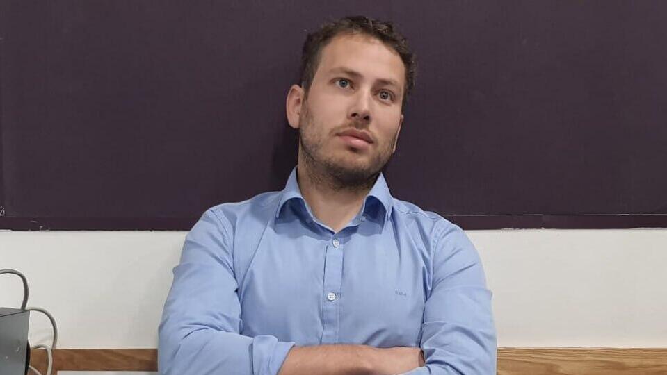 Авнер Нетаниягу (Фото: Реувен Кастро) אבנר נתניהו בדיון עדות נתניהו