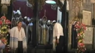 ארון הקודש וספרי תורה בבית כנסת בדמשק ב-2007