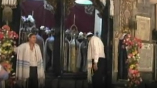 ארון הקודש וספרי תורה בבית כנסת בדמשק ב-2007
