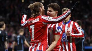 אנטואן גריזמן וחוליאן אלברס חוגגים