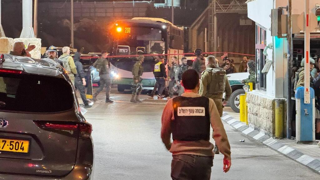 זירת הפיגוע במחסום המנהרות
