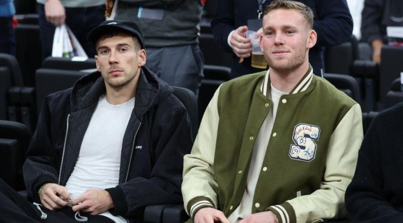 Daniel Peretz and Bayern teammate Leon Goretzka 