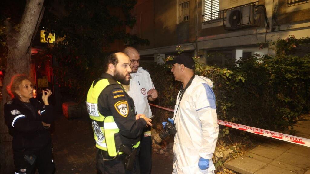 Возле дома, где произошло убийство в Явне (Фото: Моти Кимхи) זירת הרצח ביבנה
