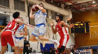 רועי הובר בפעולה