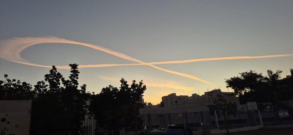 מחווה לחטופים בשמי ישראל שבוצעה על ידי טייס