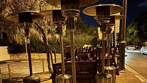 ציוד אירועים יקר ערך נשאר ברחוב בגבעתיים ואזרחים לקחו אותו בטעות