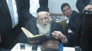 הרב עזריאל אוירבך במעמד ההכתרה 