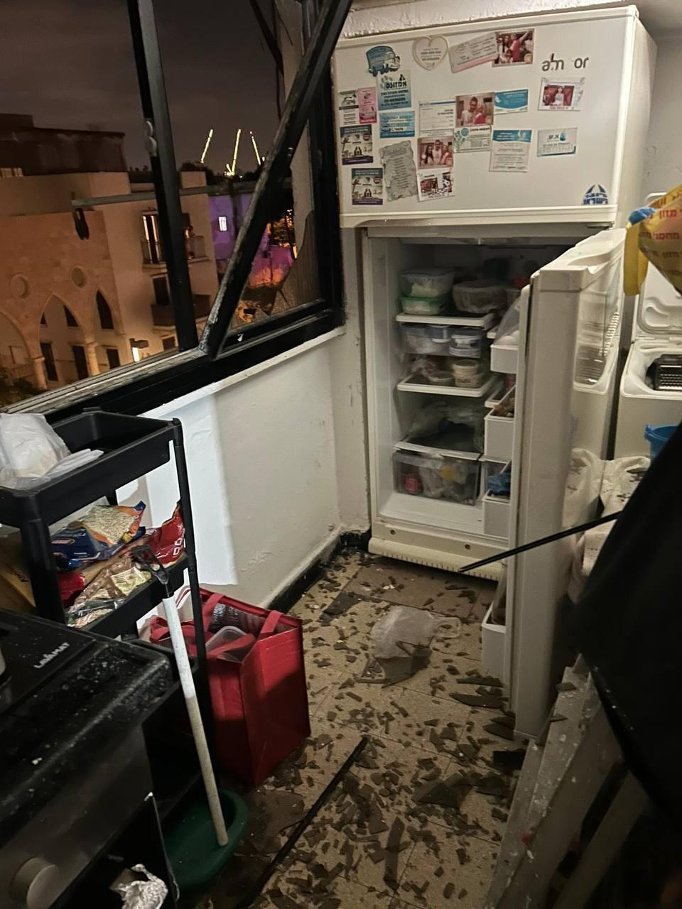נפילת טיל ברחוב הבעל שם טוב ביפו תל אביב