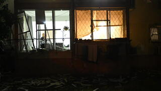 זירת נפילת הטיל החות'י בתל אביב יפו 