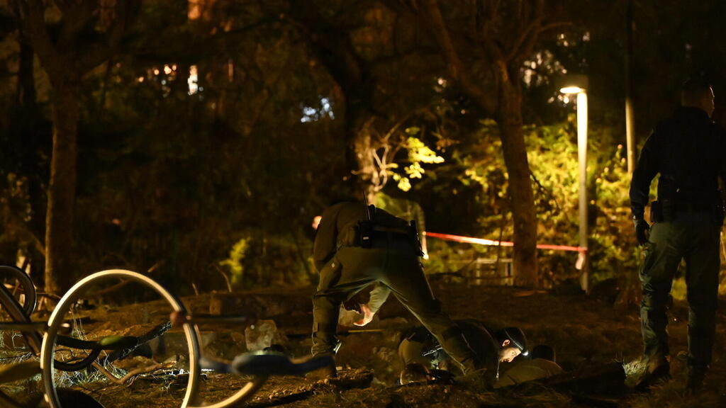 זירת נפילת הטיל החות'י בתל אביב יפו 