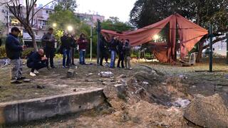 זירת נפילת הטיל החות'י בשדרות הבעש"ט ביפו, תל אביב