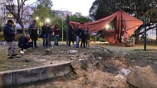 זירת נפילת הטיל החות'י בשדרות הבעש"ט ביפו, תל אביב