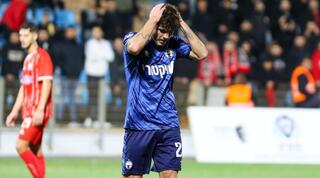 יוני סטויאנוב מתוסכל