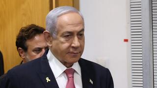 רה"מ בנימין נתניהו נכנס לאולם הדיונים על מנת לתת עדות תיקי אלפים