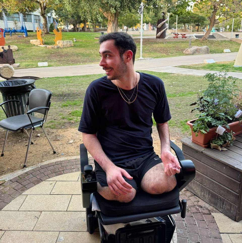 רועי יערן, פצוע מחטיבת הנח״ל.