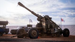 תערוכת אמל"ח שהוחרם מחיזבאללה בלבנון