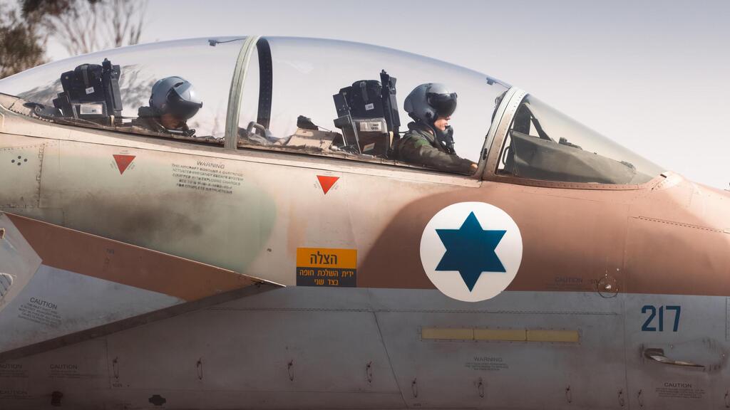 המראת מטוסי הקרב בדרך לתקיפה בתימן