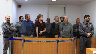 הארכת מעצרם של החשודים בזריקת הנורים על בית נתניהו בקיסריה