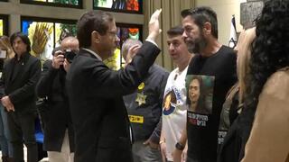 נשיא המדינה יצחק הרצוג ידליק נר שני של חג החנוכה יחד עם משפחות החטופים בבית הנשיא