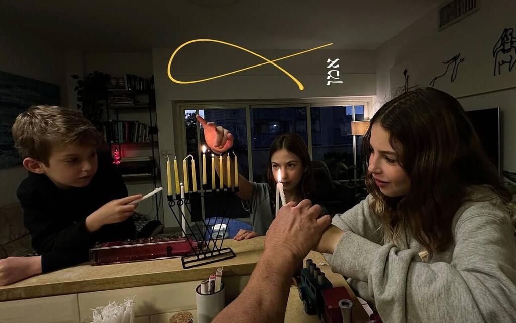 הסלבס מדליקים נרות חנוכה 2024 