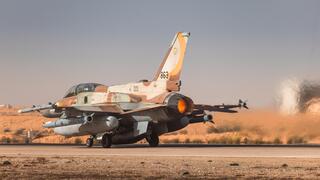 המראת מטוסי הקרב בדרך לתקיפה בתימן
