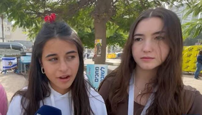 Tel Aviv residents react to Houthi attacks