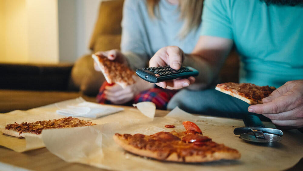Avoid heavy, fried or sweet meals in the middle of the night (Photo: Shutterstock) אכילה לילית