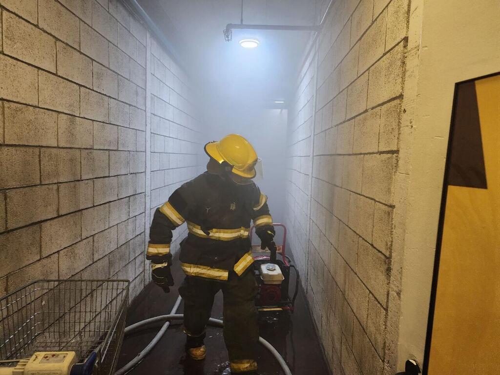  קניון חיפה מפונה בעקבות שרפה