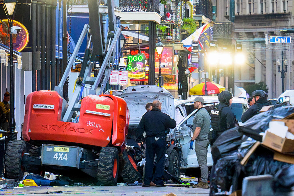 Scene of deadly ramming and shooting attack in New Orleans’ French Quarter on New Year’s Eve (Photo: Matthew HINTON / AFP) ארה"ב ניו אורלינס פיגוע דריסה ו ירי
