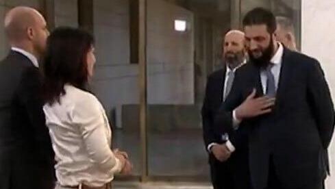 שליט סוריה אל-ג'ולאני מסרב ללחוץ יד לשרת החוץ של גרמניה אנלינה ברבוק