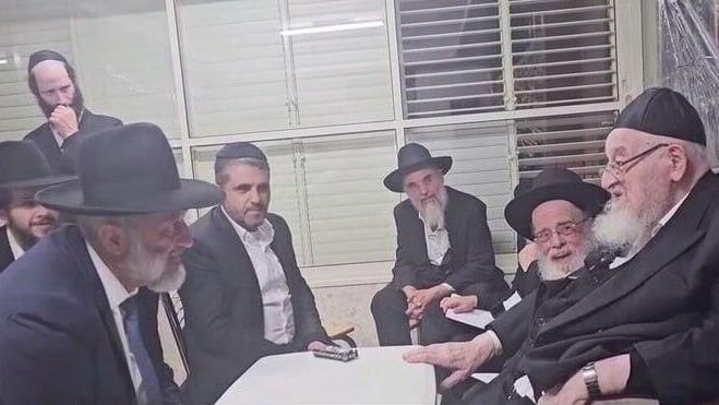 דרעי הגיע בניחום אבלים אצל זקן מועצת דגל התורה, הרב ברגמן