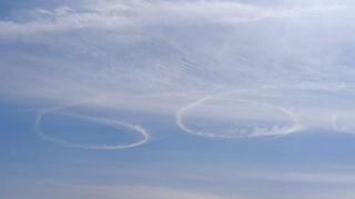 סמל החטופים בשמי עוטף עזה מעל דורון