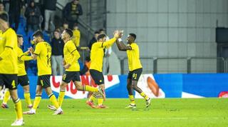 שחקני מכבי נתניה חוגגים