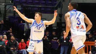 שחקן מכבי ר"ג רועי הובר