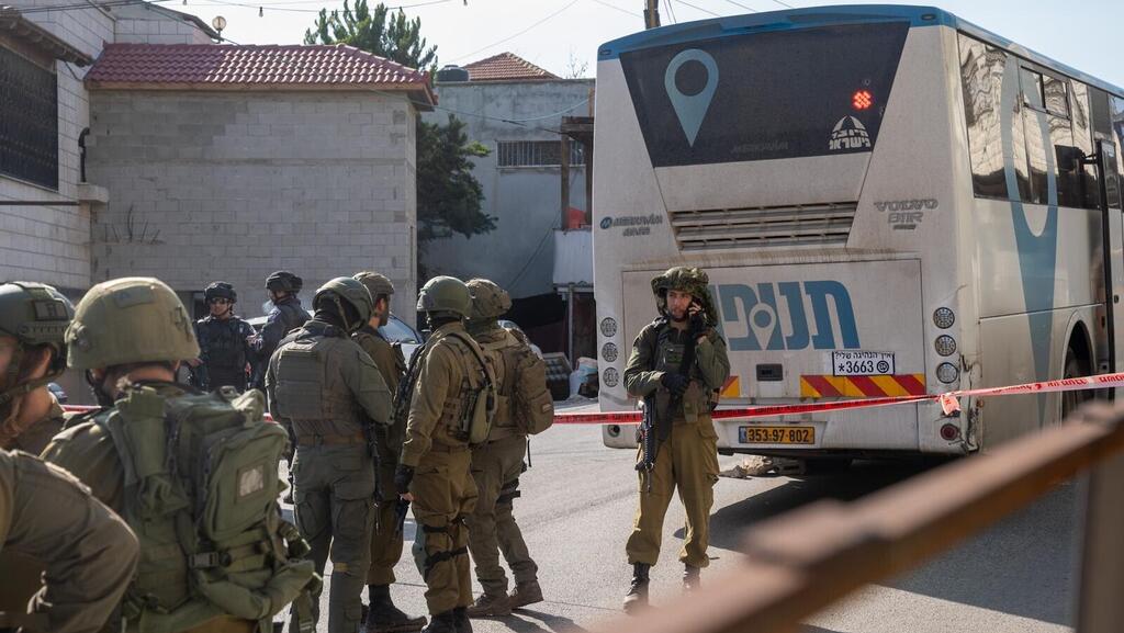 כוחות צה"ל בזירת הפיגוע סמוך לאל פונדוק