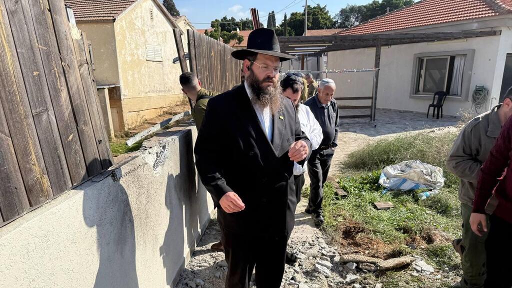 נפילת הרקטה בשדרות הנא בבית של אחד משלוחי חב״ד בשדרות
