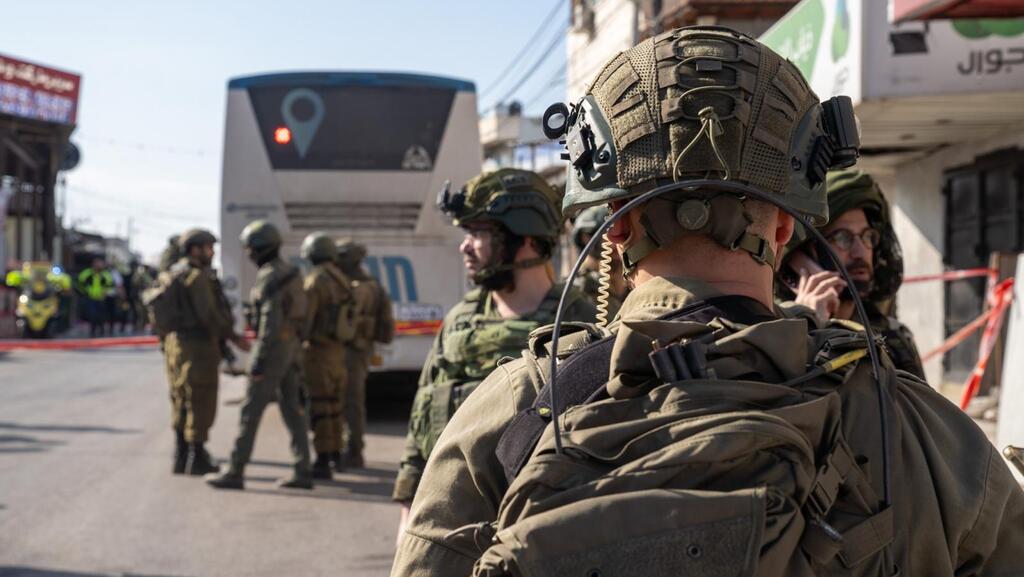 כוחות צה"ל בזירת הפיגוע סמוך לאל פונדוק