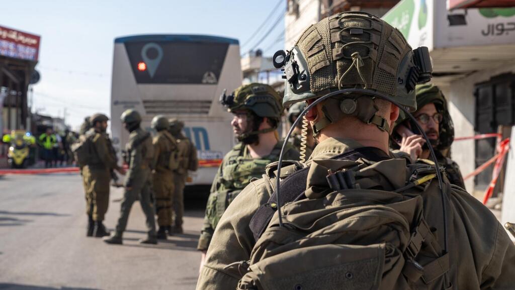 כוחות צה"ל בזירת הפיגוע סמוך לאל פונדוק
