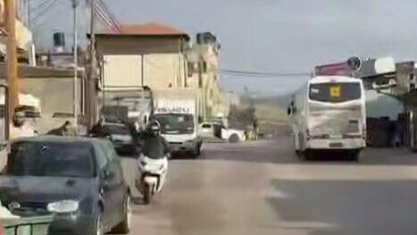 ירי מרכב לעבר רכב ואוטובוס  סמוך לכפר אלפונדוק מזרחית לקלקיליה.