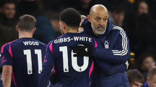 נונו עם גיבס-ווייט בסיום